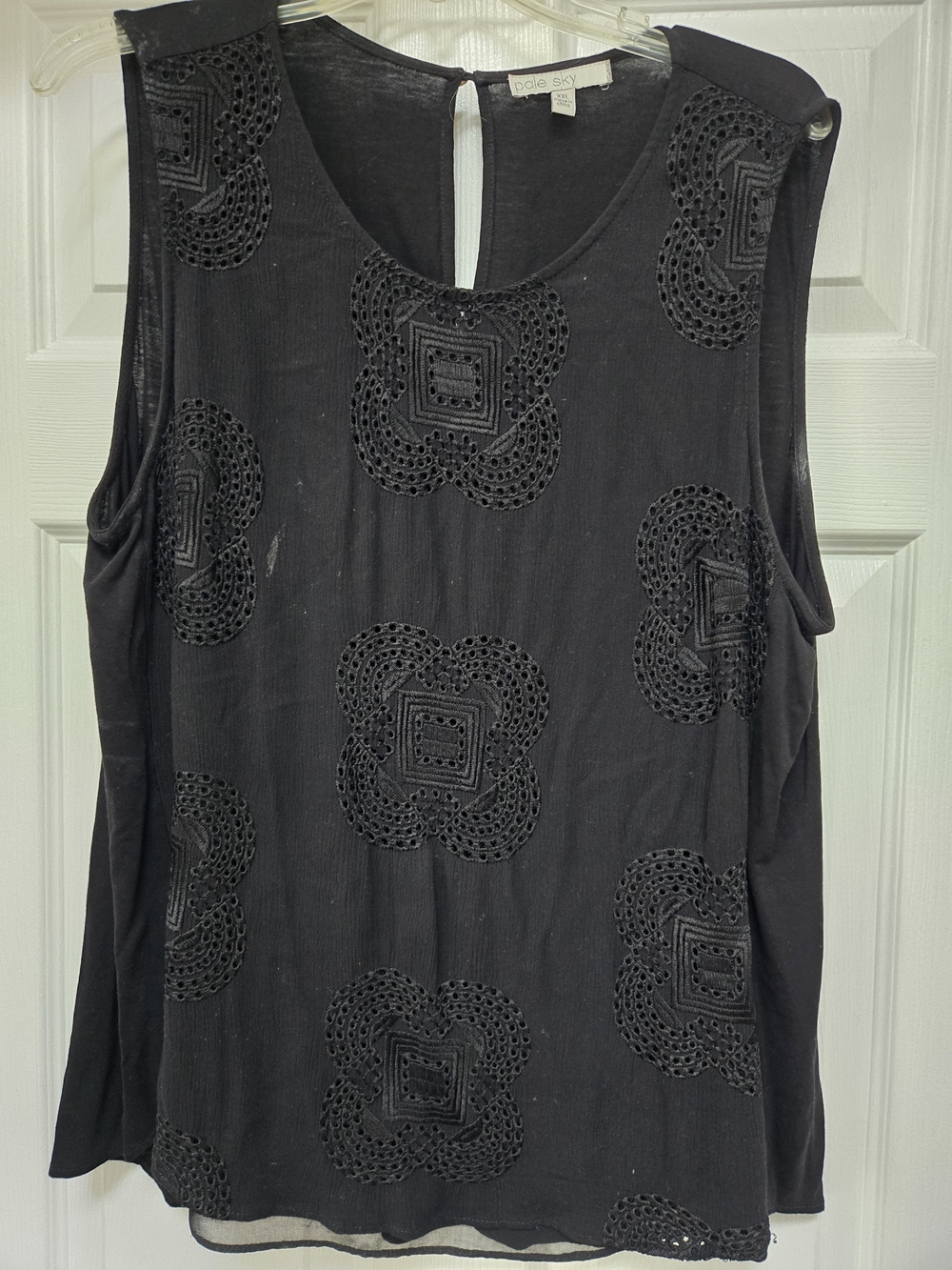 Bobeau Black Embroidered Sleeveless Tank Top